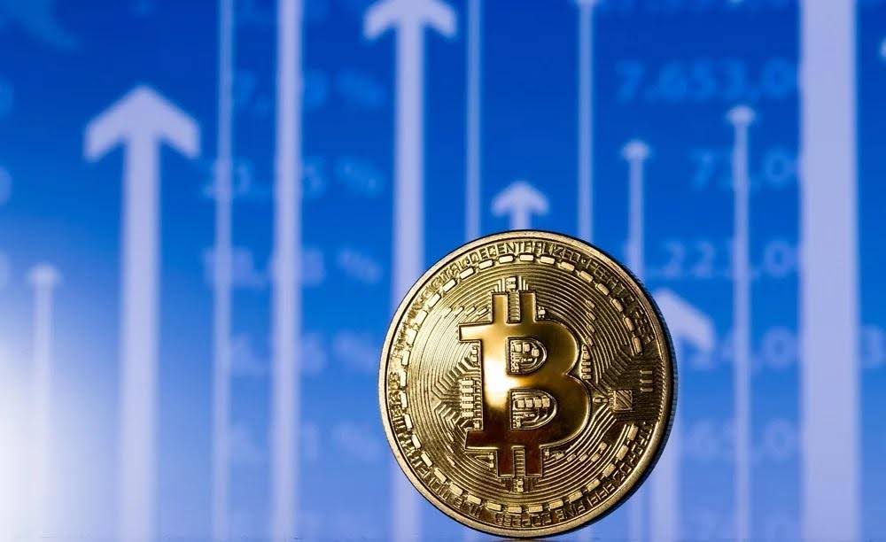 bitcoin-soars-to-105k-triggers-a-250b-cryptocurrency-rally-and-a-market-frenzy