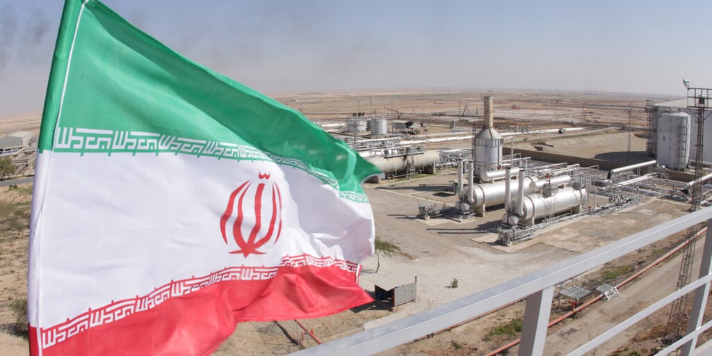 Bitcoin and Ethereum Flat as Iran Claims Victory Over US