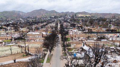 PACIFIC PALISADES, CA - APRIL 17: Drummond St near Sunset Boulevard in Pacific Palisades. Timelapse of three different locations from the site of the Palisades fire in Pacific Palisades, CA on Thursday, April 17, 2025. (Myung J. Chun / Los Angeles Times via Getty Images)