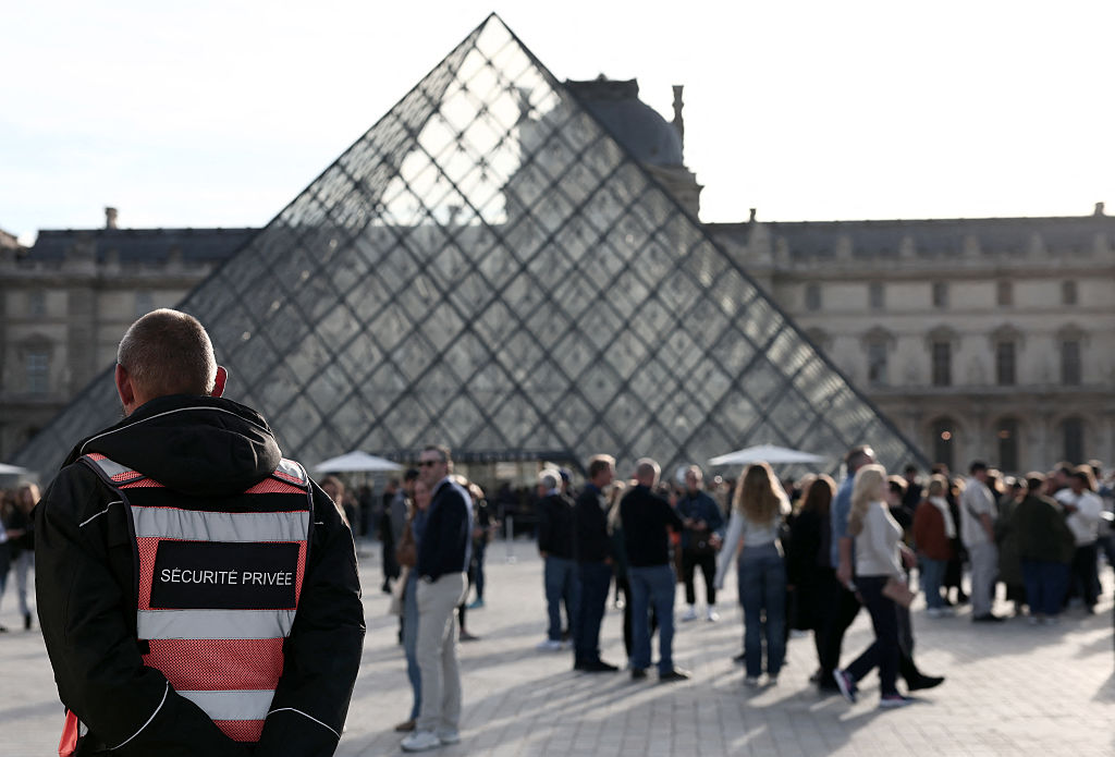 Five More Arrests Made Over Louvre Jewel Heist