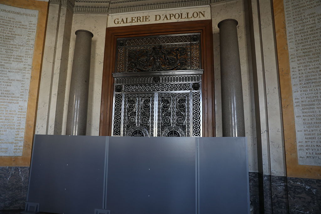 Suspect in Louvre Heist is Former Museum Guard, Social Media Influencer