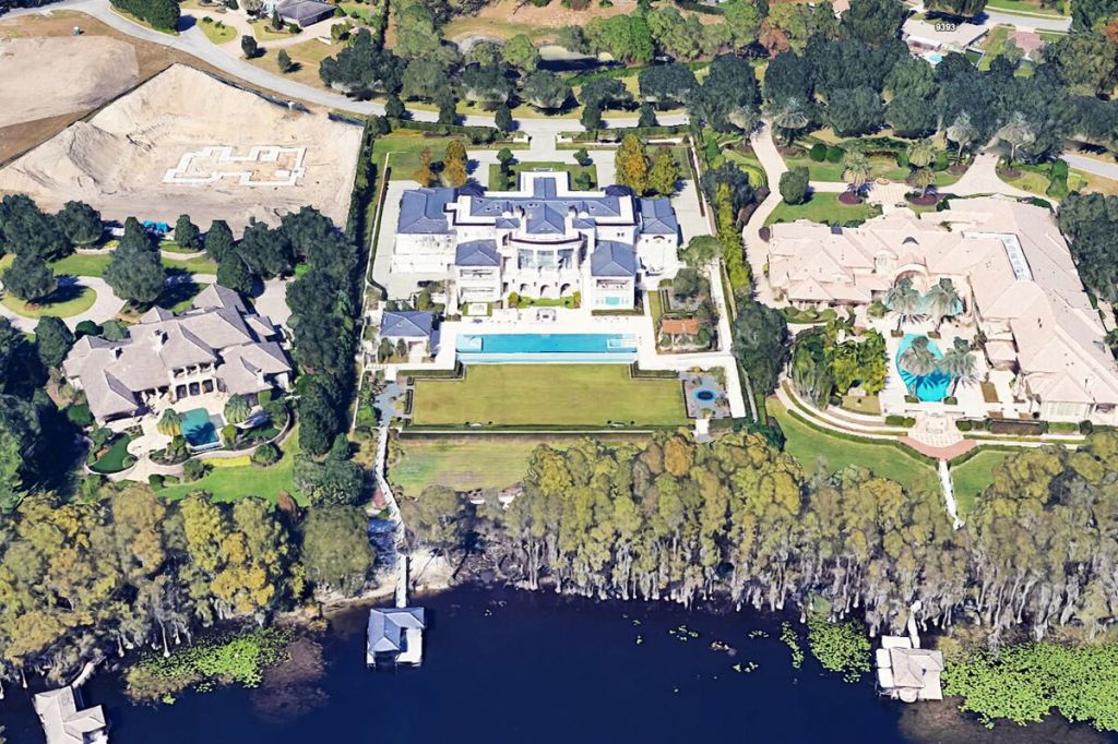 Brazilian Authorities Search for Art Holdings of Bank CEO